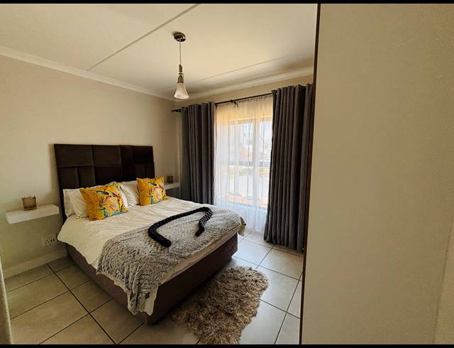 2 BEDROOM APARTMENT FOR SALE IN SILVER LAKES